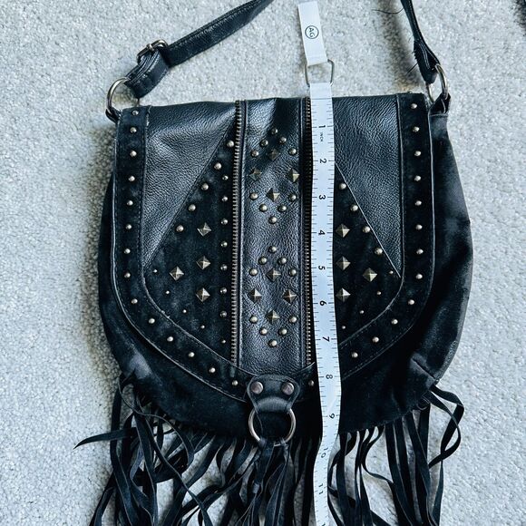atmosphere studded Crossbody bag with fringe - Picture 5 of 13